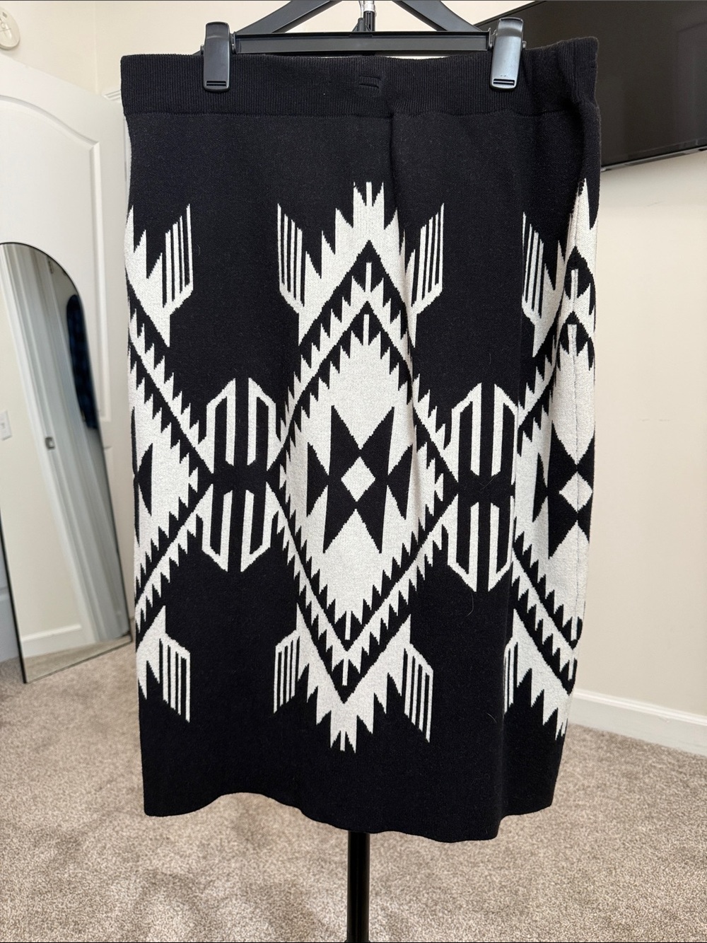 Ariat Black and White Aztec Knit Pencil Skirt - Picture 2 of 5